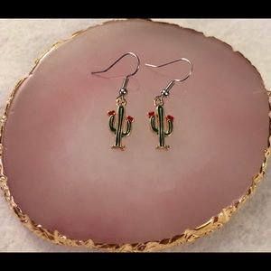 Cactus earrings 🌵
